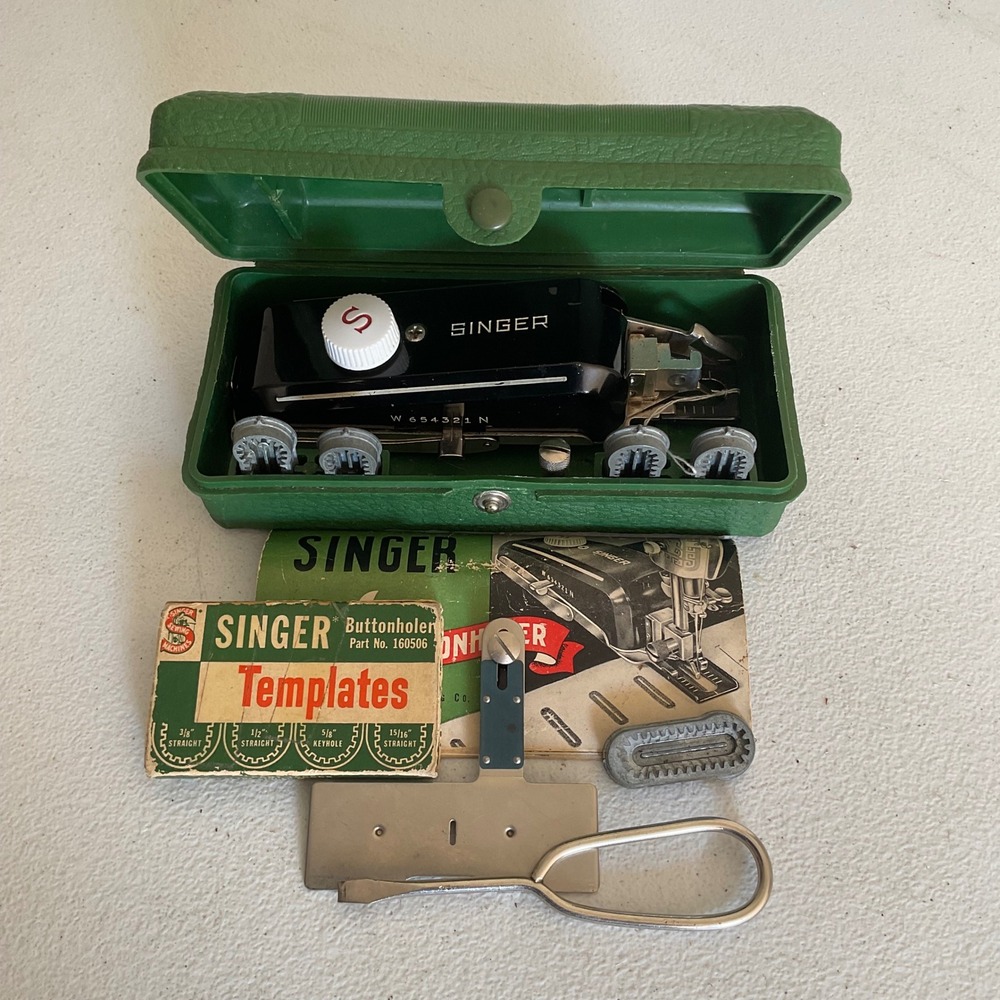 Vintage Singer Professional Buttonholer 160506 Slant Shank Green Case Templates